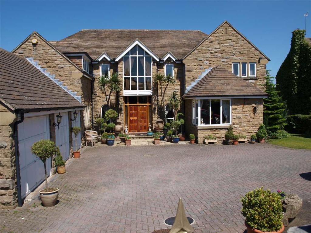 Driveway and house in North Leeds