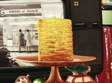 greggs festive bake