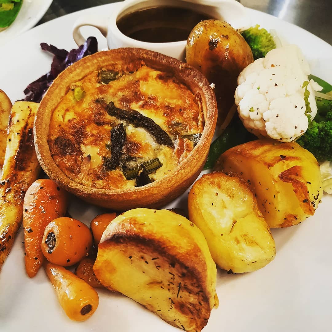 &#8216;Totally disgusted&#8217; &#8211; Diners hit out at pub charging £1.50 extra for Yorkshire puddings AND gravy, The Manc
