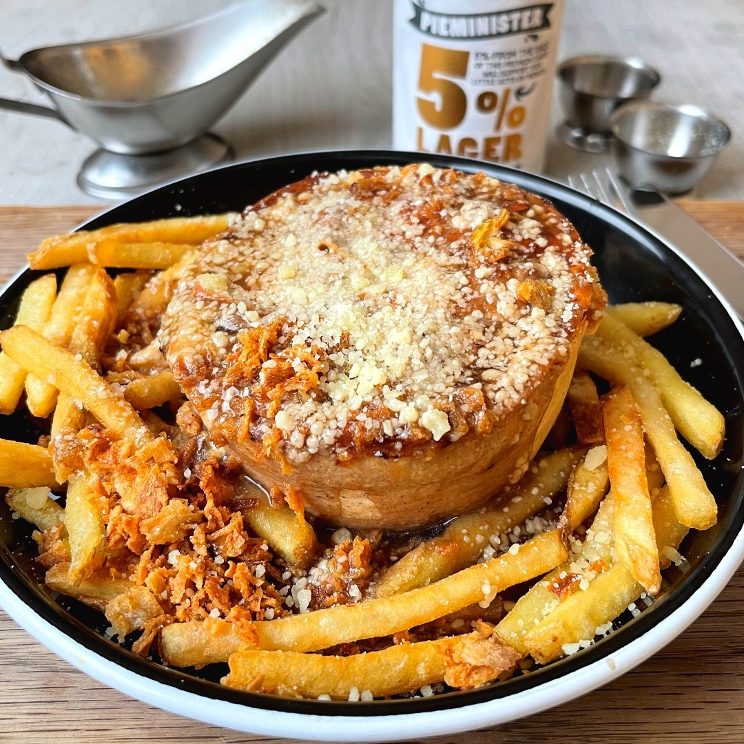 pie on plate with chips.