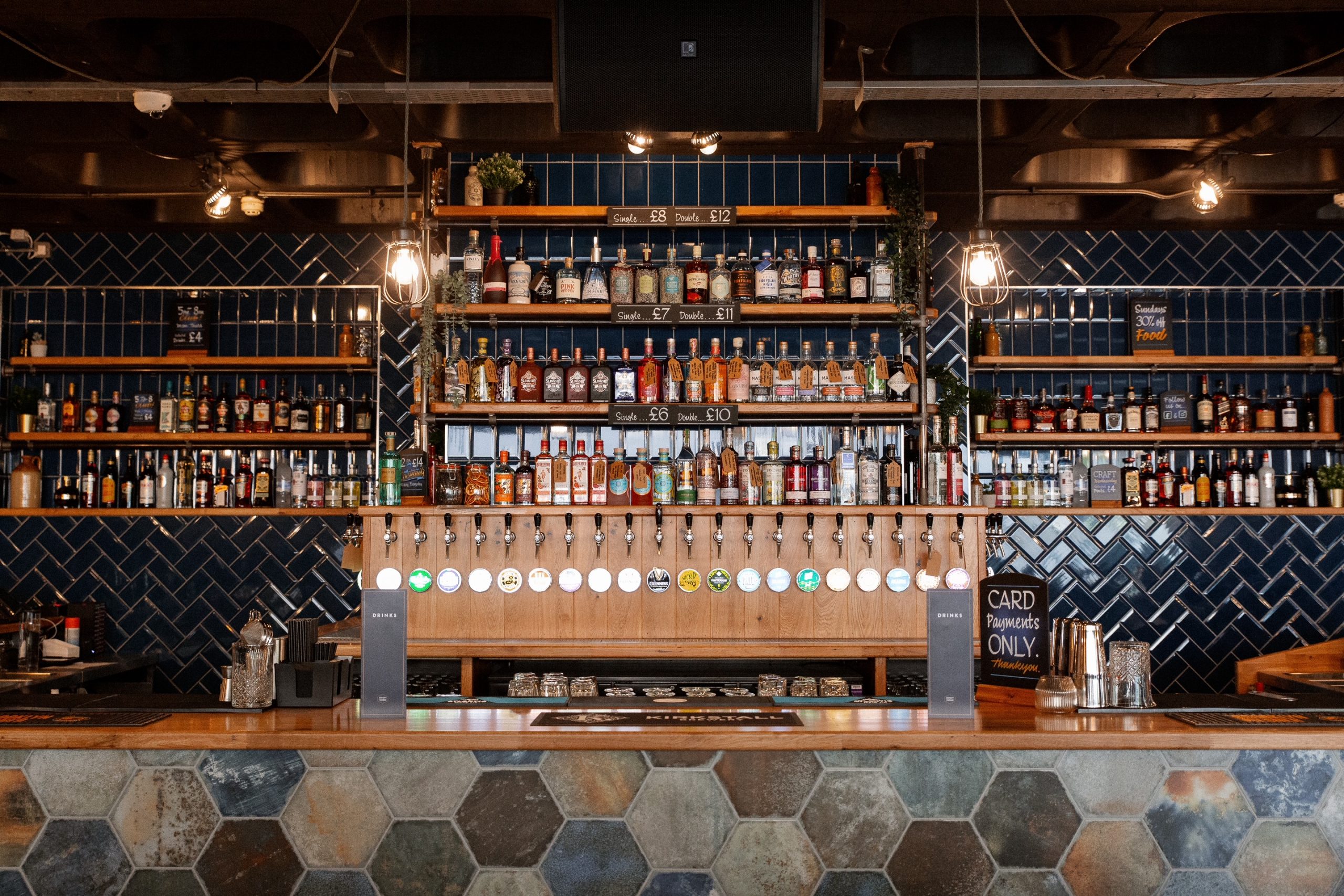 Inside Pinnacle Beer and Gin Hall First look inside Leeds’ huge new