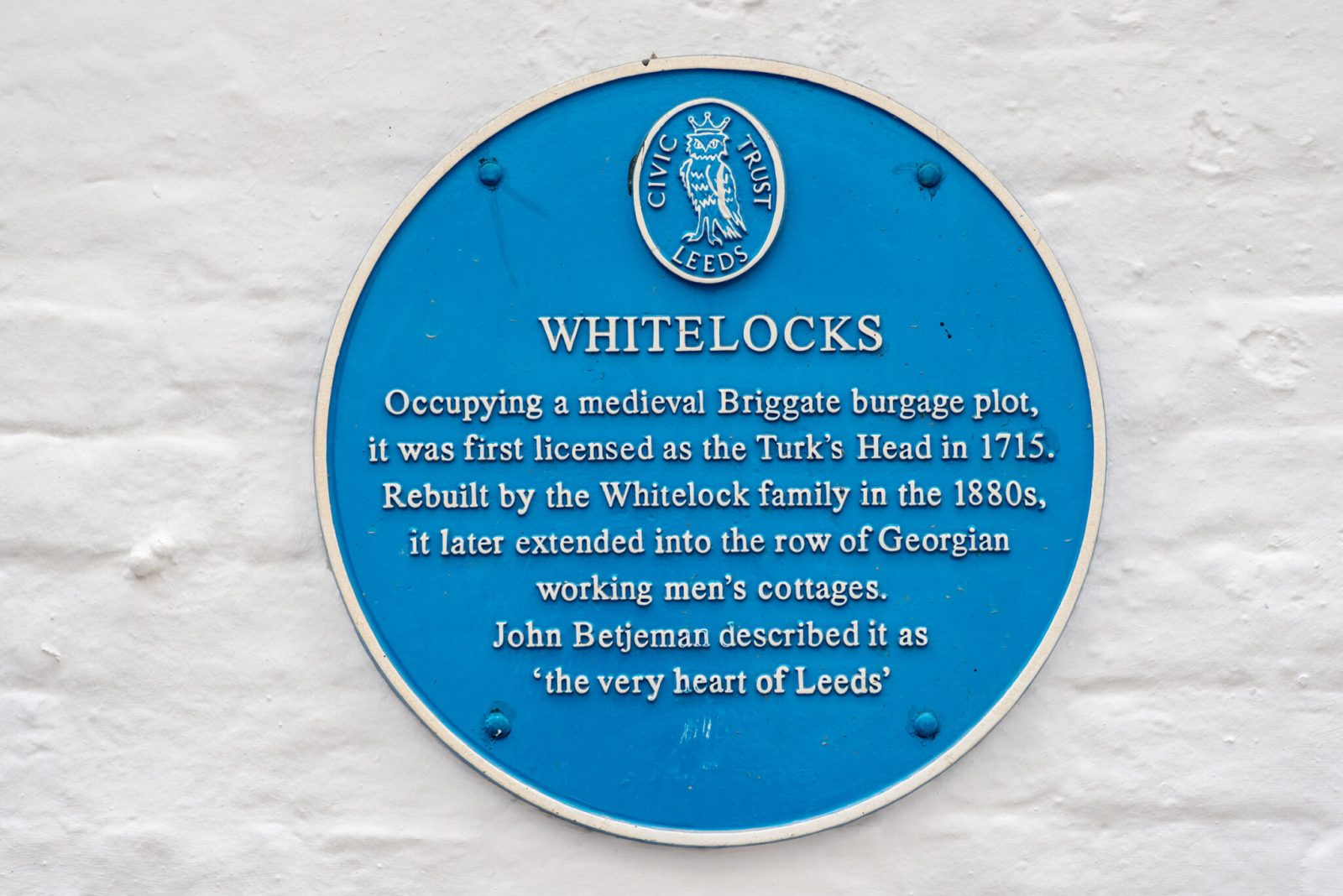 Whitelock's blue plaque. 