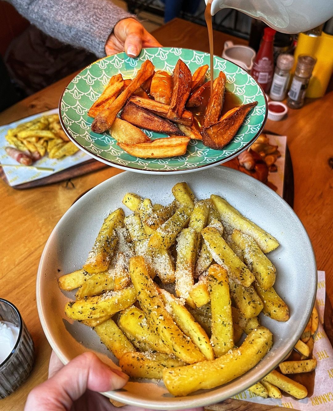 bowl of fries and sweet potato fries.