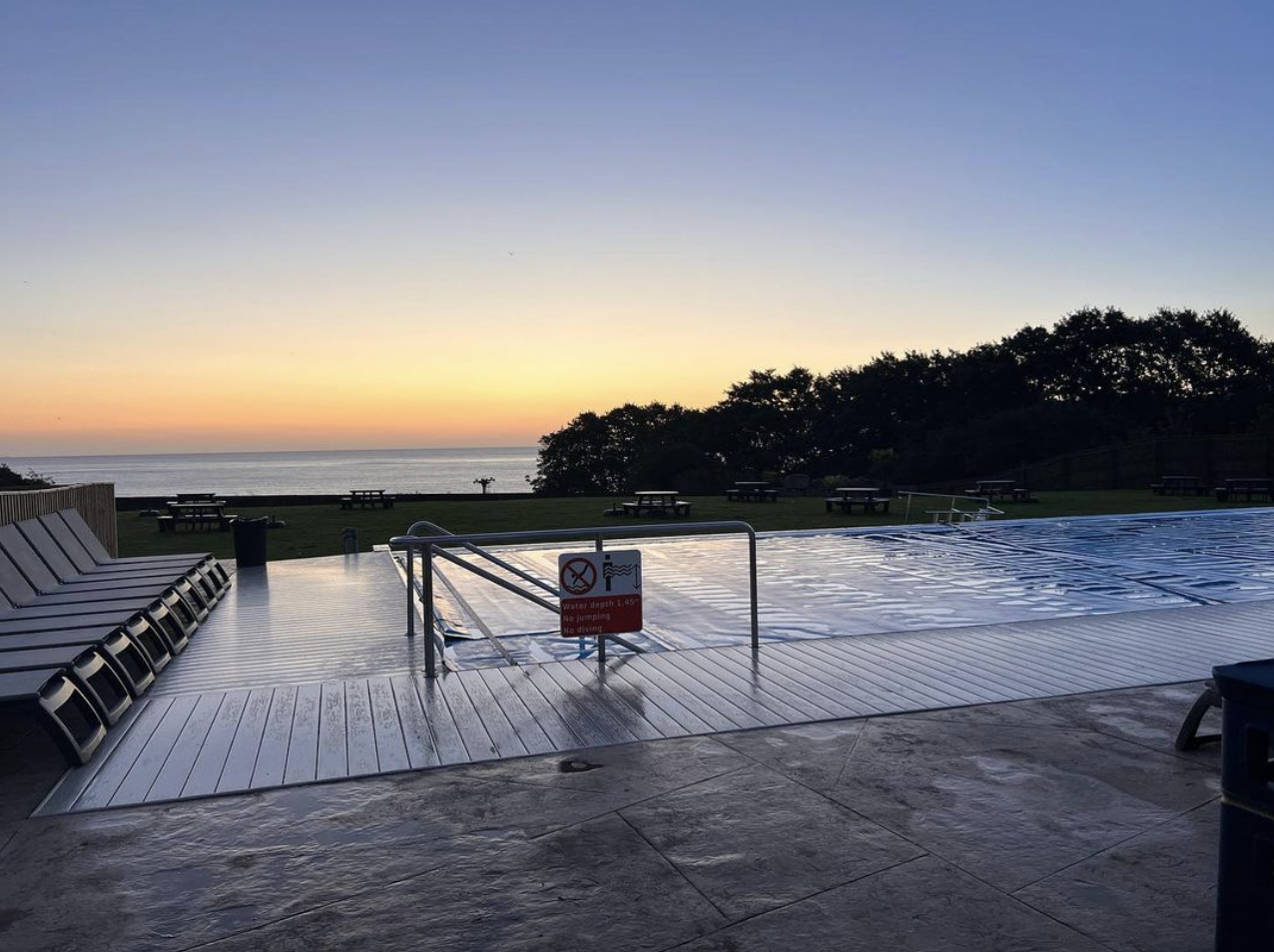 An outdoor pool at sunset at Yorkshire's Alpamare Park. Credit: Instagram