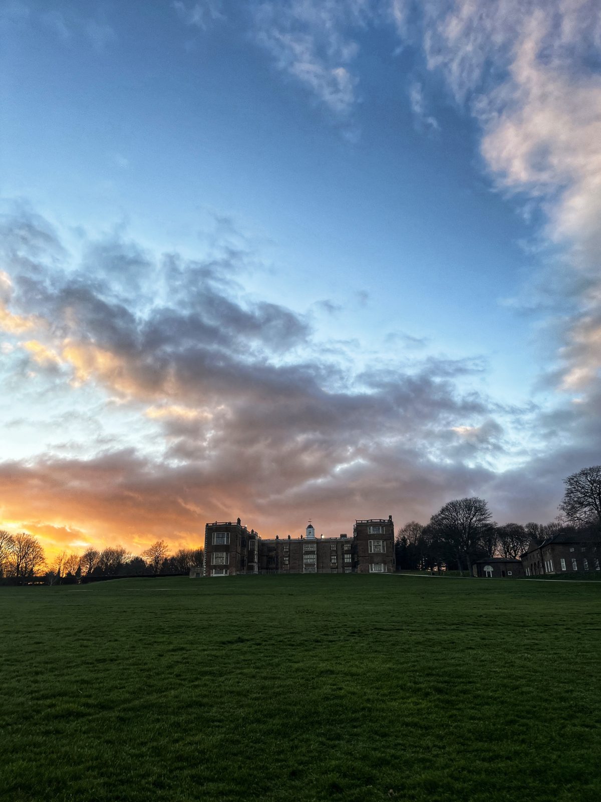 Kaiser Chiefs will play Temple Newsam in Leeds on their homecoming show.