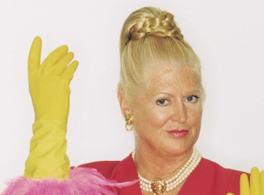 Kim Woodburn dead at 83