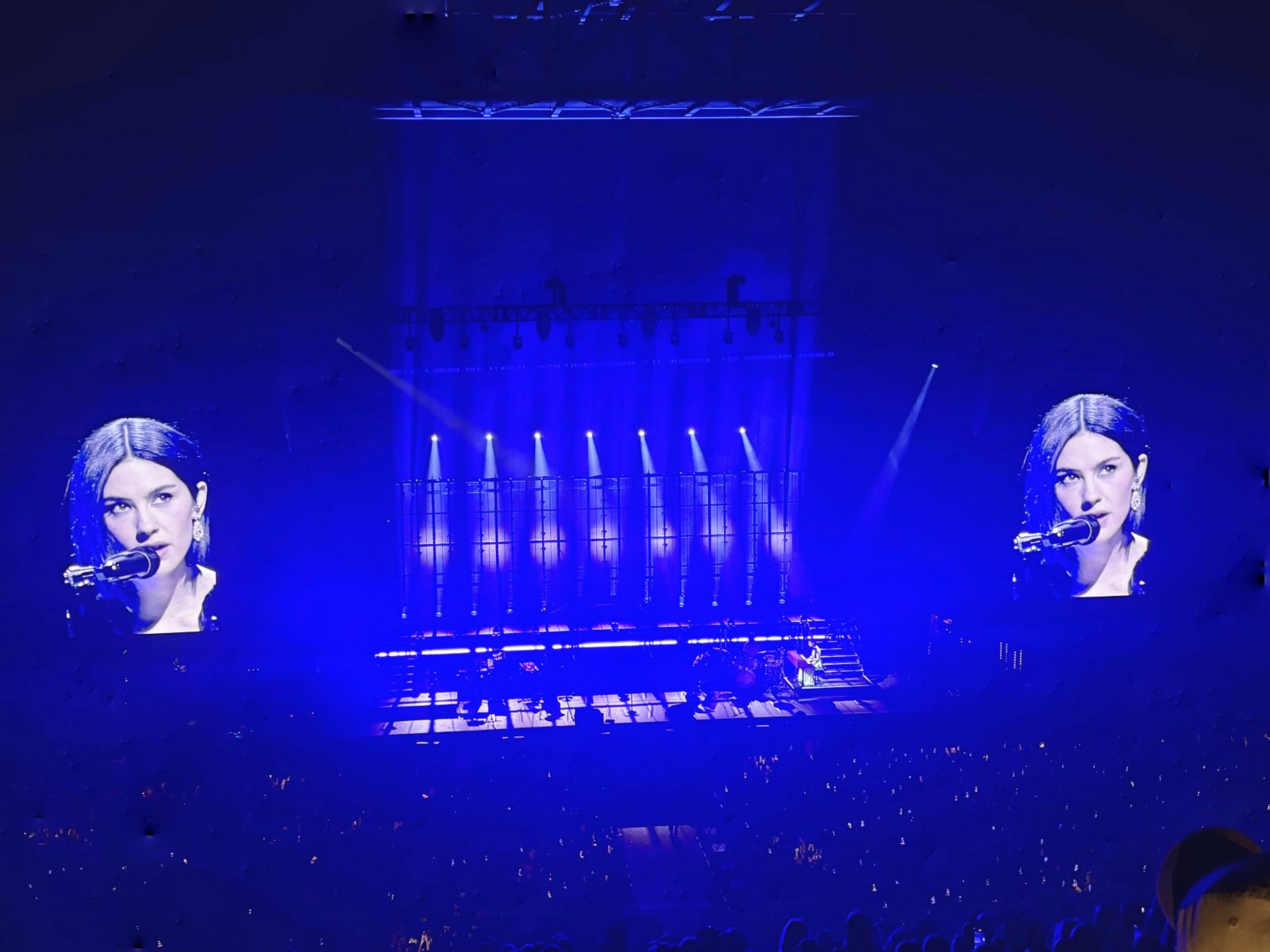 Gracie Abrams played a packed-out Leeds crowd at First Direct Arena back in March / Credit: The Hoot Leeds