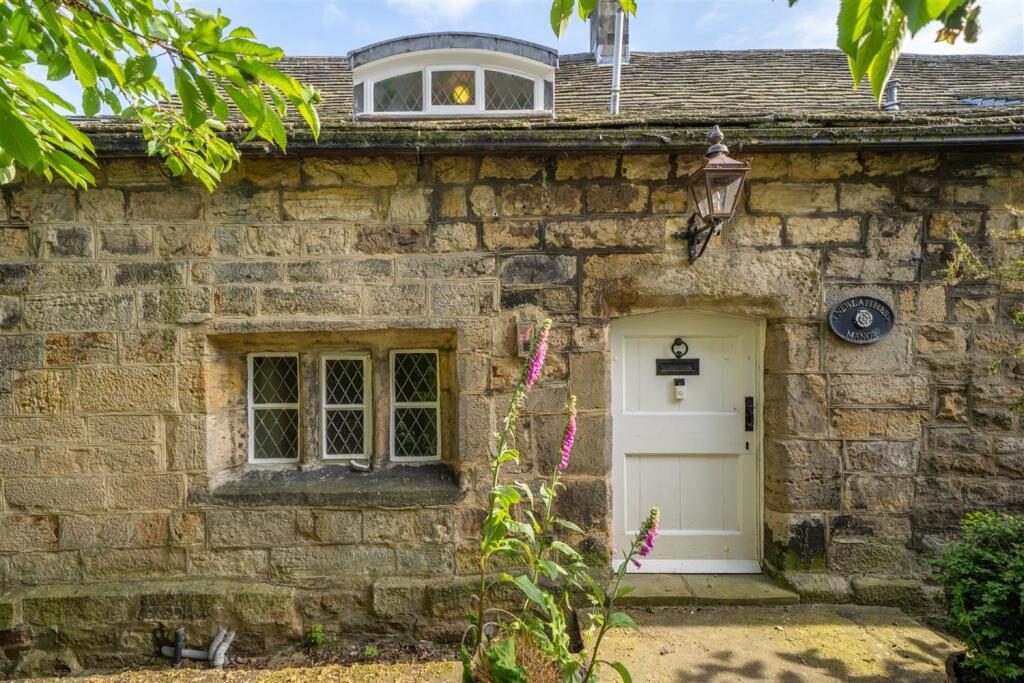 Take a look inside the annex of one of the most viewed homes of 2025 which is located in Horsforth / Credit: (Rightmove via Supplied)