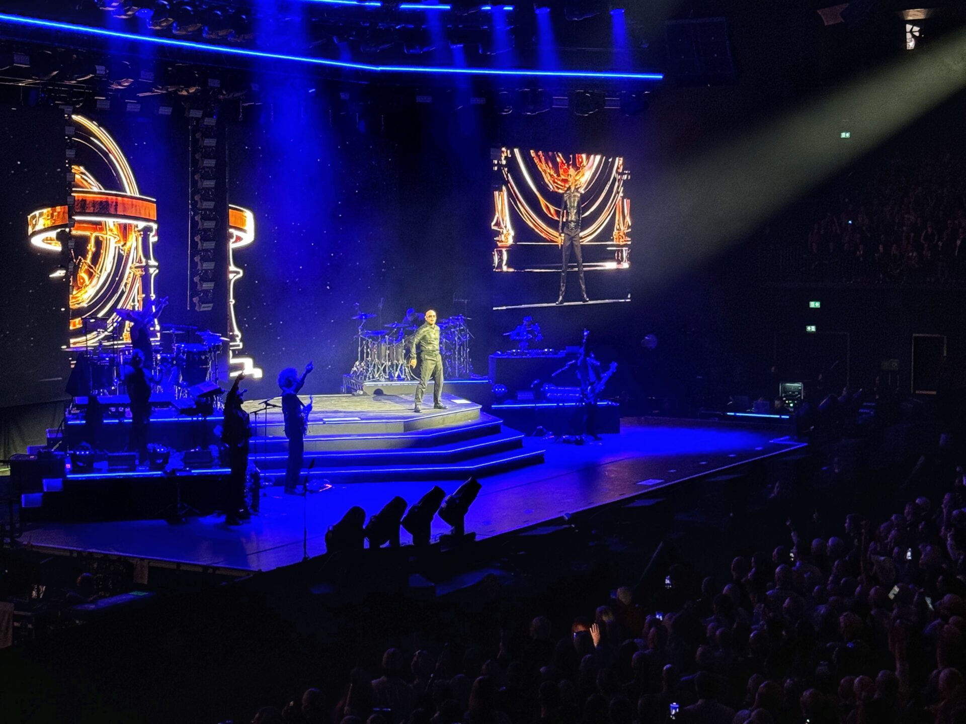 Pitbull playing out to a crowd of bald caps at Co-op Live in Manchester / Credit: The Manc Group